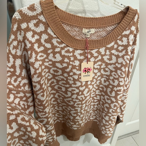 NEW tan leopard cozy sweater - Picture 4 of 11